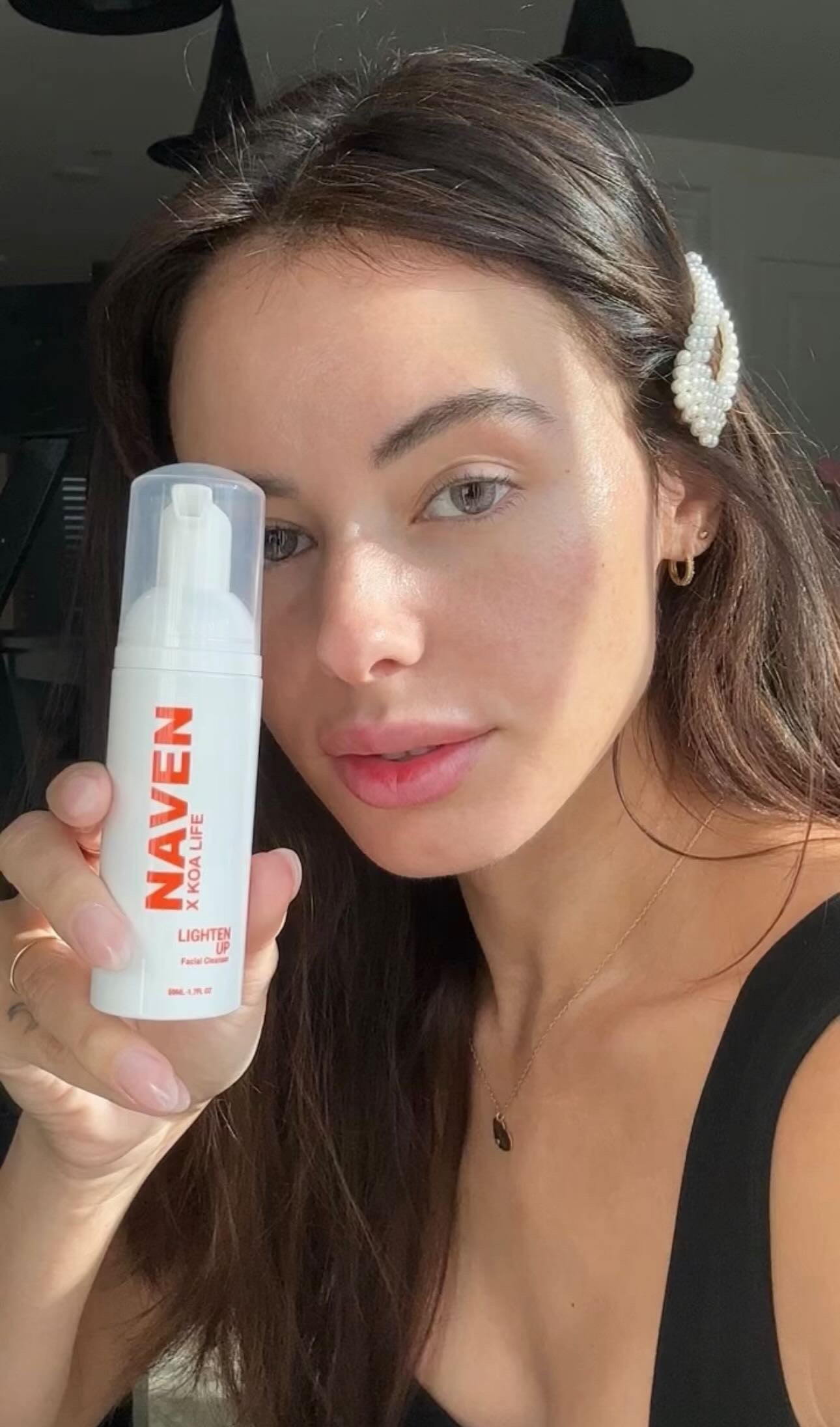 koa life vitamin c lip treatment.10g/.35 oz. Hydrate Hibiscus Flower KOA LIFE Vitamin C LIP